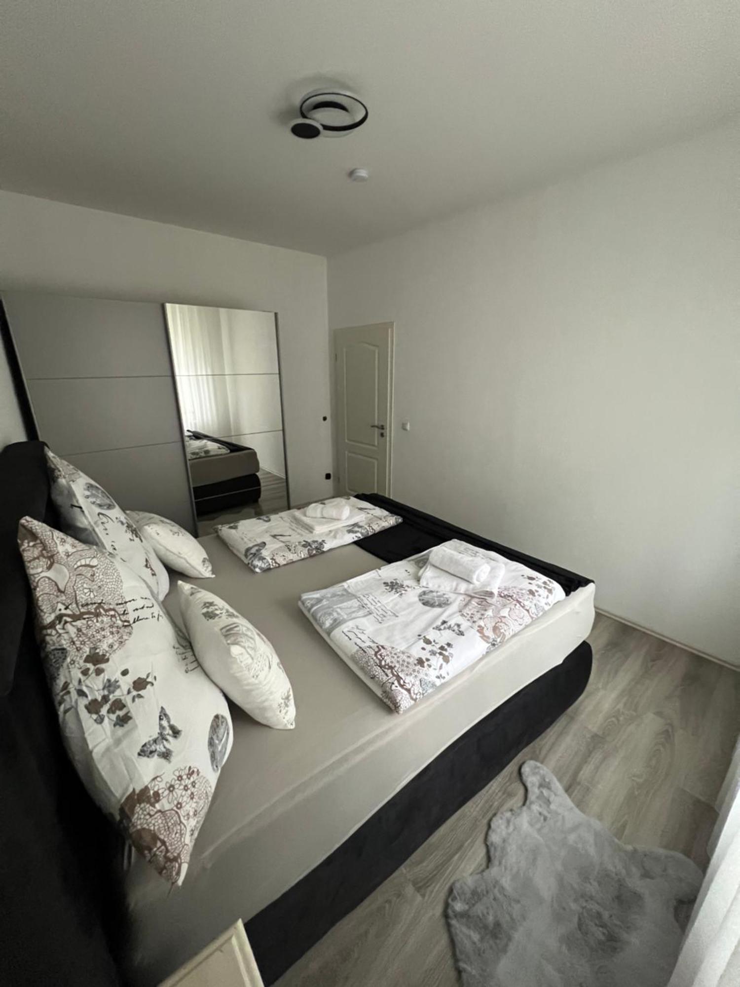 Apartment 1 In Duisburg-Mitte, Altstadt Eksteriør billede